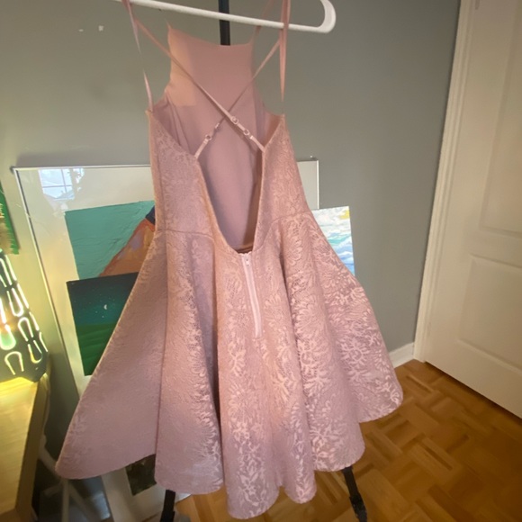 Lace, soft pink dress - Picture 4 of 6